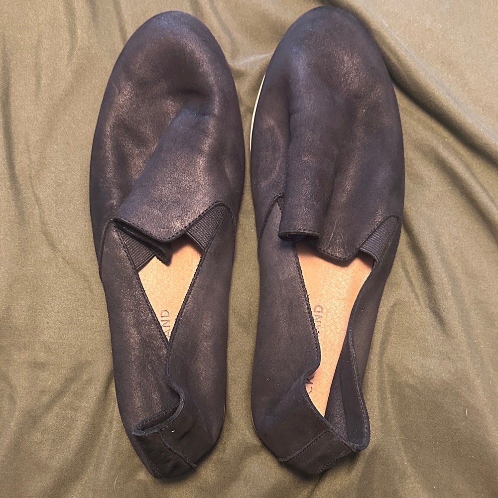 Lucky Brand womans Black Slip-On Loafers